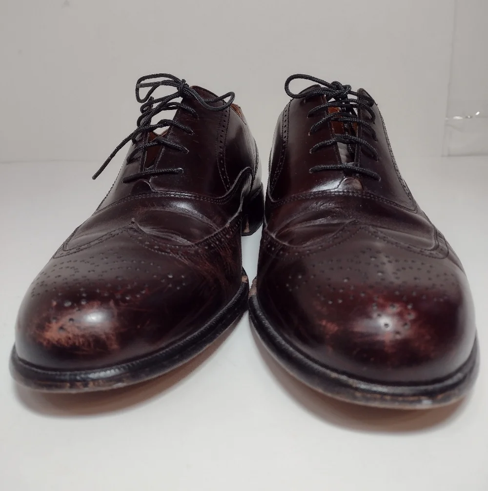 Bostonian Dark Brown Leather Oxfords Size (9.1/2)